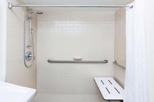 Sonesta Simply Suites Chicago Waukegan image 15
