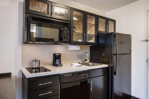 Sonesta Simply Suites Chicago Waukegan image 2